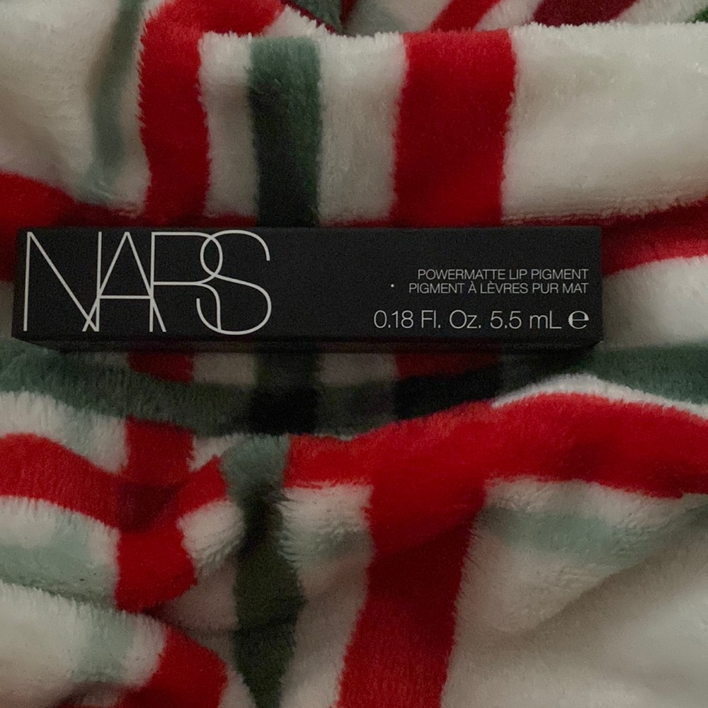 NARS power pigment,shade is Walk This Way.
